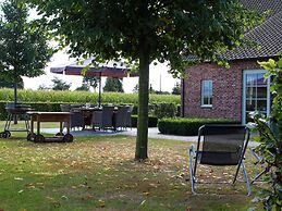 Peer Villa With Garden