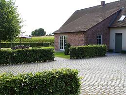 Peer Villa With Garden