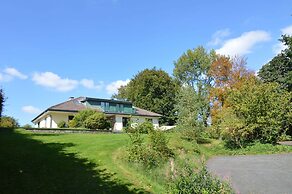Scenic Villa Near Lake View