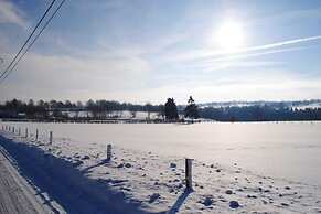Scenic Villa Near Lake View