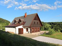 Stupna Holiday Home With Garden