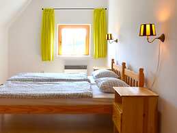 Stupna Holiday Home With Garden