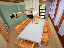 Stupna Holiday Home With Garden