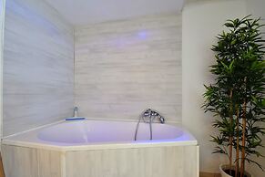 Luxury Pool Villa in Goesnes