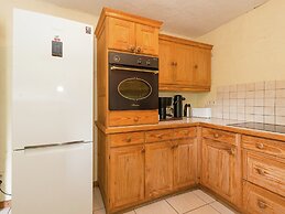 Glorious Holiday Home in Wéris with Hot Tub