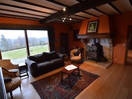 Hillside Retreat With Pond