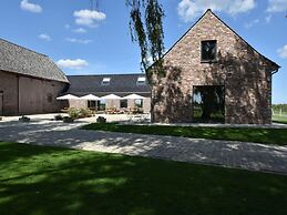 Mansion in Roesbrugge With Garden