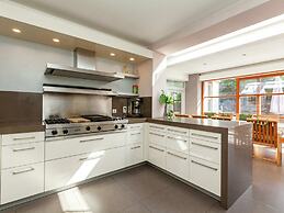 Villa Stay With Pool & Sauna