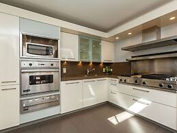 Villa Stay With Pool & Sauna