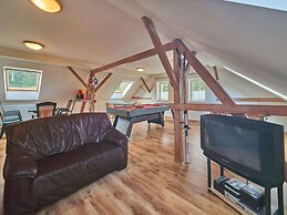 Spacious Mountain Retreat