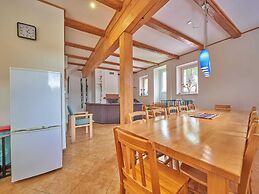 Spacious Mountain Retreat