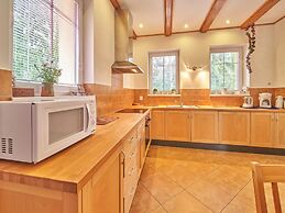 Spacious Mountain Retreat