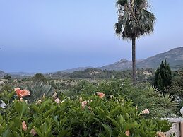 Mediterranean Escape With Garden