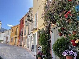 Mediterranean Escape With Garden