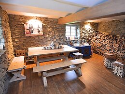 Spacious Villa near Forest in Buchet