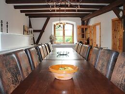 Gutshaus in Gressow mit Teich