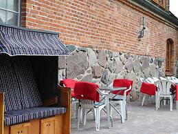 Gutshaus in Gressow mit Teich