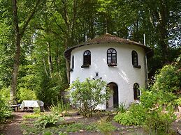 Strotzbusch Forest Hideaway
