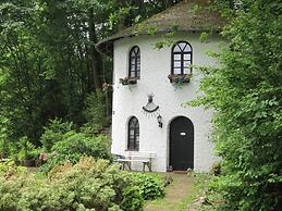 Strotzbusch Forest Hideaway