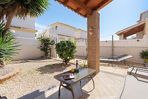Nice Holiday Home with Shared Pool in Lo Crispin near Ciudad Quesada