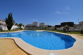 Nice Holiday Home with Shared Pool in Lo Crispin near Ciudad Quesada