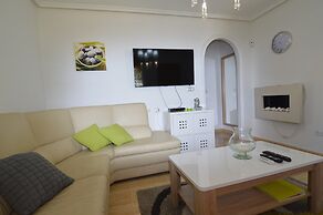 Nice Holiday Home with Shared Pool in Lo Crispin near Ciudad Quesada