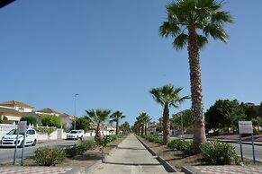 Nice Holiday Home with Shared Pool in Lo Crispin near Ciudad Quesada