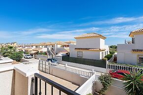 Nice Holiday Home with Shared Pool in Lo Crispin near Ciudad Quesada