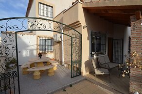 Nice Holiday Home with Shared Pool in Lo Crispin near Ciudad Quesada