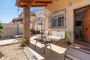 Nice Holiday Home with Shared Pool in Lo Crispin near Ciudad Quesada