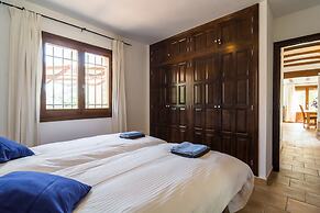 Tranquil Villa Stay, Murla