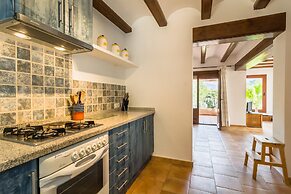 Tranquil Villa Stay, Murla