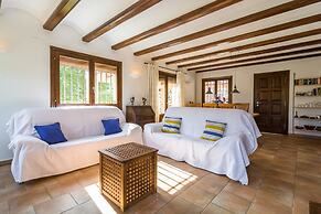 Tranquil Villa Stay, Murla