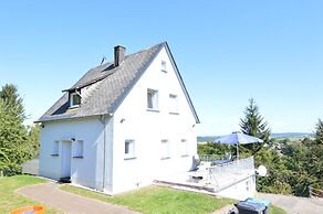 Peaceful Holiday Home in Rascheid near Forest