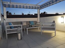 Villa With Garden & Roof Deck