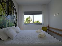 Villa With Garden & Roof Deck