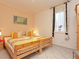 Ferienhaus mit Wellnessbereich in Elend