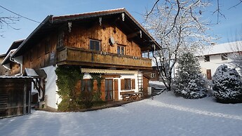 Spacious Apartment in Steingaden near Ski Area