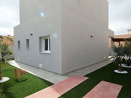 Rojales Stay With Garden