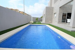 Rojales Stay With Garden