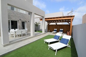 Rojales Stay With Garden