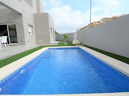 Rojales Stay With Garden