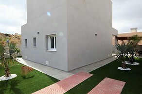 Rojales Stay With Garden