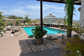 Villa a Sayalonga Vicino al Mare