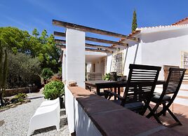 Villa a Sayalonga Vicino al Mare