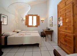 Villa a Sayalonga Vicino al Mare