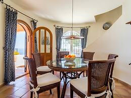 Villa With Sea Breeze Charm