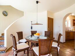 Villa With Sea Breeze Charm