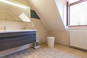 Poolside Luxury Villa in Montignac