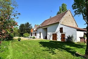 Beautiful Authentic Holiday Home With Pool